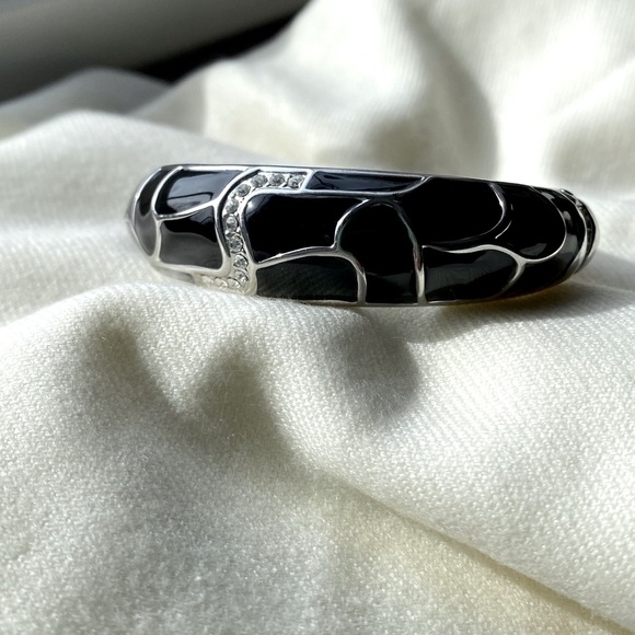 Lia Sophia Bangle Bracelet - Picture 3 of 6